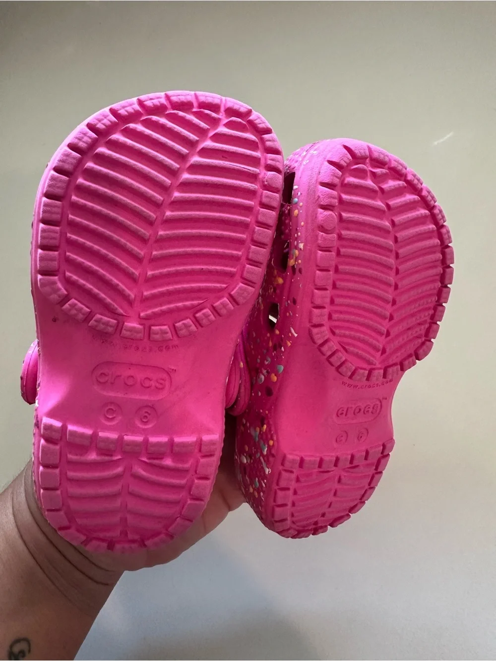 Crocs Kids' Classic Clog Size 6C - Pink Confetti